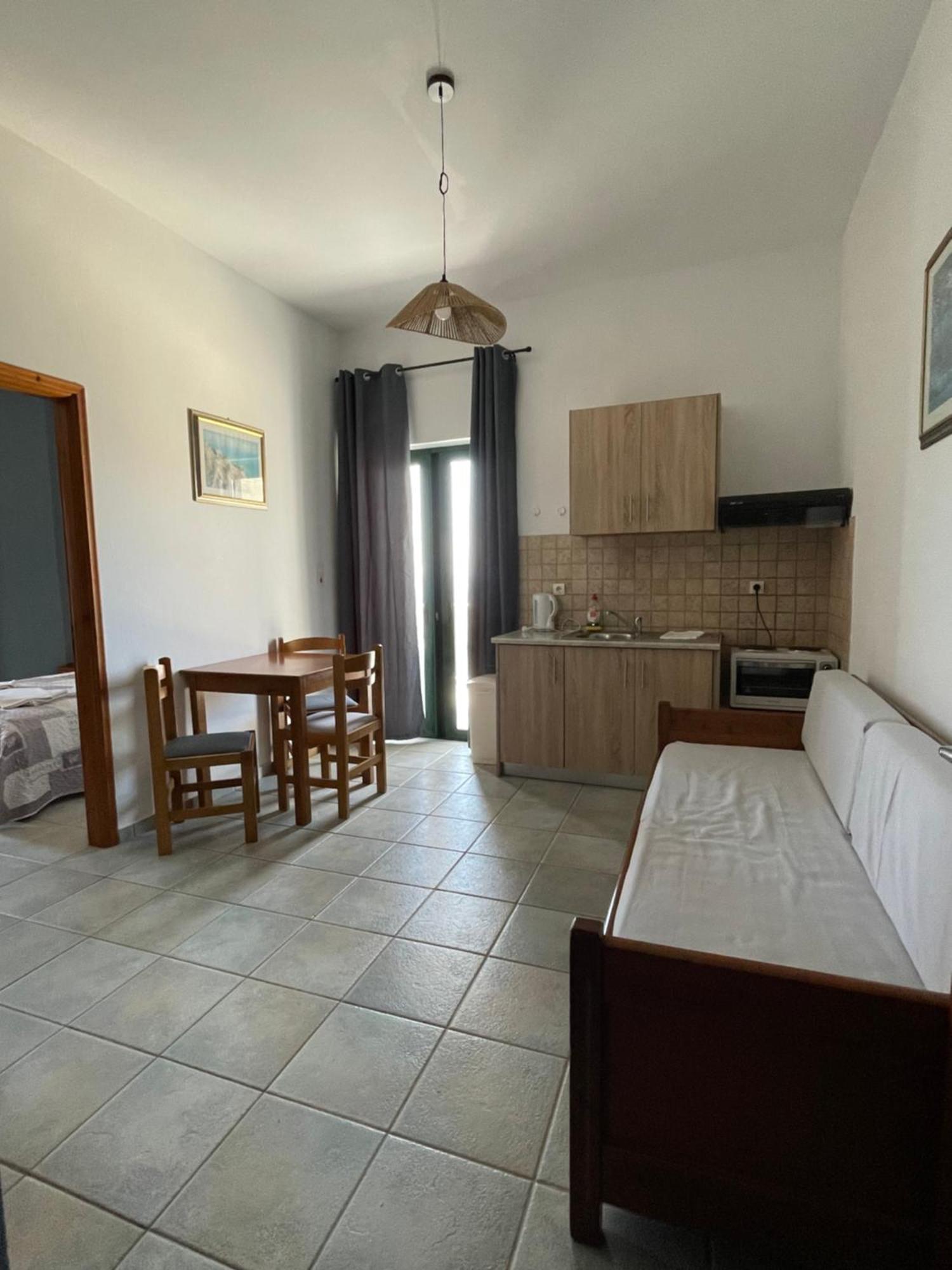 Ferienwohnung 4Seasons Sfakia Khóra Sfakíon Exterior foto